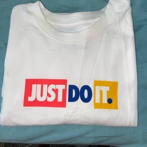 NWT Nike JDI Cropped Tee